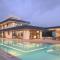 Aesthea 5-star Villa, 2Pools, Gym, Cinema, Sauna, By ThinkVilla