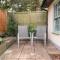 Pass the Keys Charming Garden cottage with parking - 巴斯