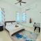 Rumah Pantai de Merabang (bungalow with pool)