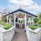 Hideaway - Exclusive marina development, town centre, with parking