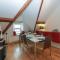 Apartment 2, Gorwel Glas