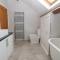 Apartment 2, Gorwel Glas