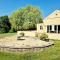 8 Coach House