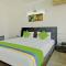 Blue Moon Residency Hotel & Restaurant