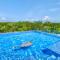 Suit Next to the common Top roof Exclusive building kingsize bed 2 super pools, gym, grill