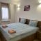 Domini LakeView Apartment