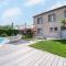 Nice Home In Villegly With Wifi, Heated Swimming Pool And 2 Bedrooms - Villegly