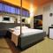 STATUS Motel