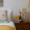 The Coachhouse - Cottage with Private Hot tub