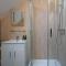 The Coachhouse - Cottage with Private Hot tub