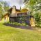 Jamaica Vacation Home with Deck 8 Mi to Skiing!