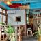 Surfer's Cafe& Hostel - Chatan