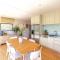 Tawa Cottage - Coast & Country