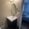 Suite2-1King Bed1Bath-1BlockFromMercerHospitals - Мейкон