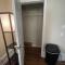 Suite2-1King Bed1Bath-1BlockFromMercerHospitals - Мейкон