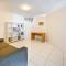 Beach House Getaway - Stylish, Kms of Beach ZA1