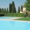 Enticing Holiday home in Lazise with Swimming Pool