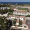 Seaside Villa 2BR-1BA. 7 min walk to the beach