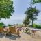 Lockes Glen - Lakefront Geneva Getaway with Dock! Lockes Glen - Lakefront Geneva Getaway with Dock!