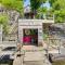 Lockes Glen - Lakefront Geneva Getaway with Dock! Lockes Glen - Lakefront Geneva Getaway with Dock!