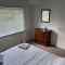 Spacious one bed apartment in a quiet leafy close.