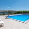 Pool apartment Ena