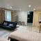 Studio flat Gants Hill with Free Parking - 雷德布里奇