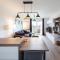 Stylish 2BDR Apartment- Free Garage