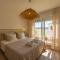 Terrace, pool, near beach & home office (Fibre)