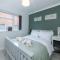 Pass the Keys 2BDR Peaceful Ground Floor Apartment Free Parking - 沃金厄姆