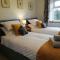 The Beautiful Bobbin - Premium Cottage with views, local walks, wood burner & pubs - Tideswell