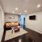 Entire Modern 1 Fam house/ 7 min walk to NYC Train
