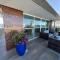Apartamento confortável, localização extra -recepção 24h- Varanda com vista panorâmica