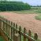 Come & stay on a real Norfolk Vineyard - 诺里奇