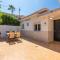 WintowinRentals Close to the beach, Private Terrace & Parking