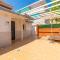 WintowinRentals Close to the beach, Private Terrace & Parking