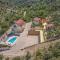 5 Bedroom Stunning Home In Zatoglav