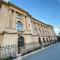 Downtown Studio - Ultra Central with Park View - Bukarest