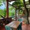 Out Back Zapote - فلوريس