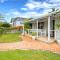 Maroochydore Beach House Retreat - 4 B/R, Pool ZC9