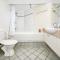 Mooloolaba 2 BR Getaway - Perfect location ZD5