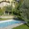 Simplistic Holiday Home in Pistoia with Terrace Garden - Pistoia