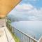 Apartment with 2 bedrooms a large terrace with magnificent view of the lake