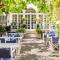Hotel Medium Romantic