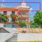 2 x Top Floor Modern Family apartments