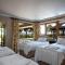 Kingsley Lake View & Paddocks - A group retreat with hot tub, sports bars & spectacular lake views in the Mendip Hills AONB