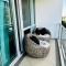 Elegant Splendor 3 bedroom Apartment with Tram Access