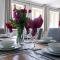 Pass the Keys The Stables Stylish cottage with hot tub and parking
