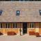 Pass the Keys The Stables Stylish cottage with hot tub and parking