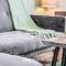 Dudley - Stylish 3 Bedroom Sleeps 6 Wi-Fi - JRR Stays